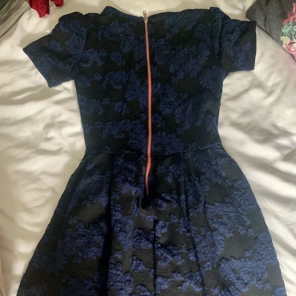 NAVY & BLACK FLORAL DRESS - Picture 2 of 3